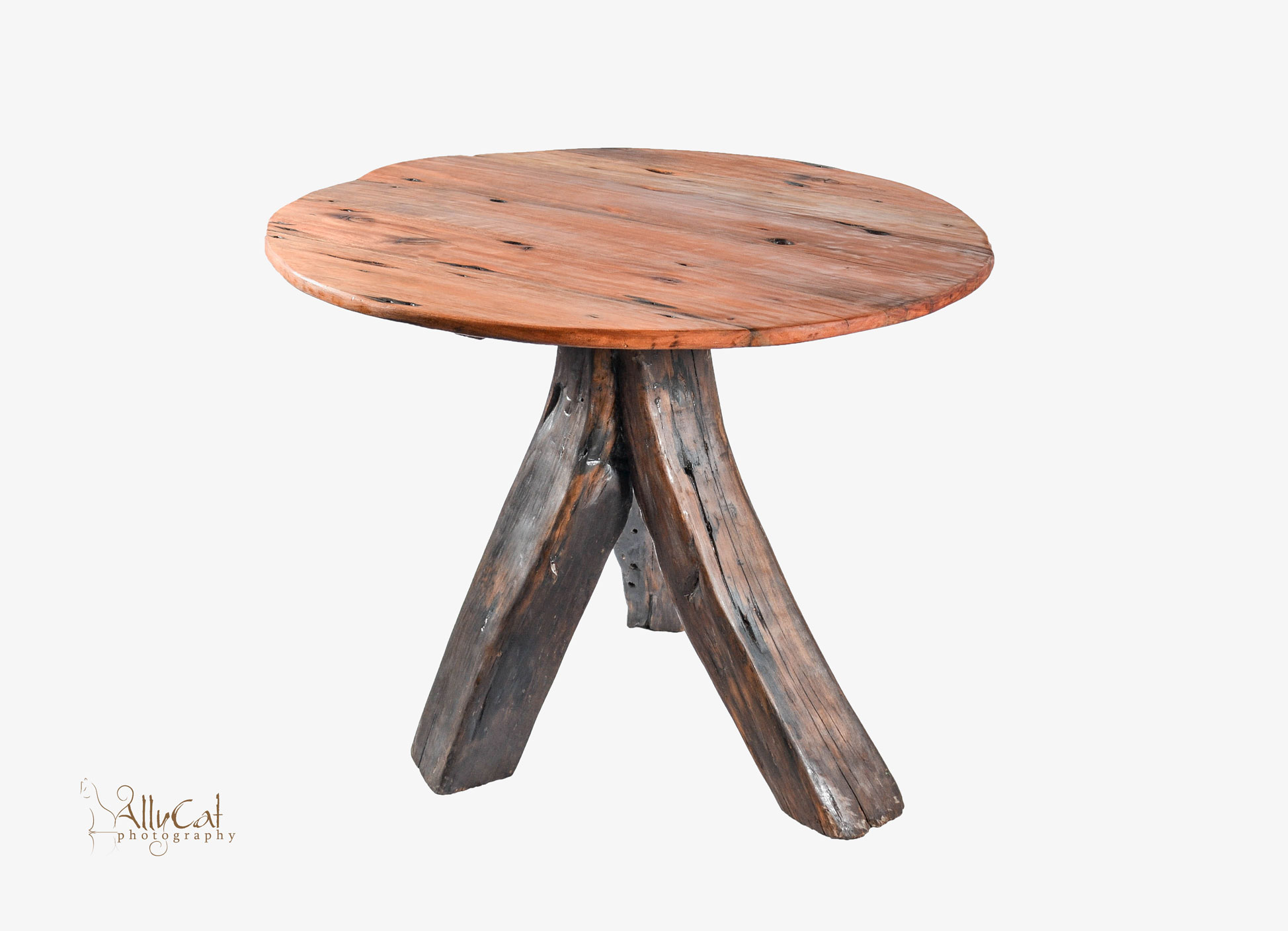 Dhow Wood Round Table
